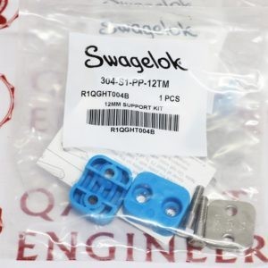 Комплект болтовых пластиковых зажимов Swagelok Артикул 304-S1-PP-12TM/ Bolted Plastic Clamp Tube Support Kit, 12 mm Tube Size