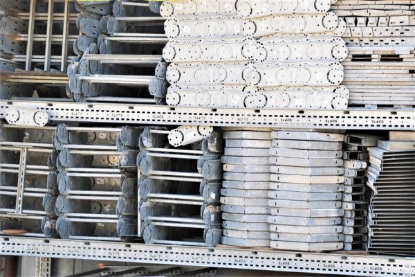 Legrand шарнирный подъемник 750 мм для кабельной лестницы PAR750G (2)