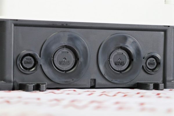 920011 Щит с розетоками AMAXX 260 x 225 мм IP 44 2 роз. SCHUKO® 16A, 230В 1 роз. CEE 32 A, 5п, 400В (5)