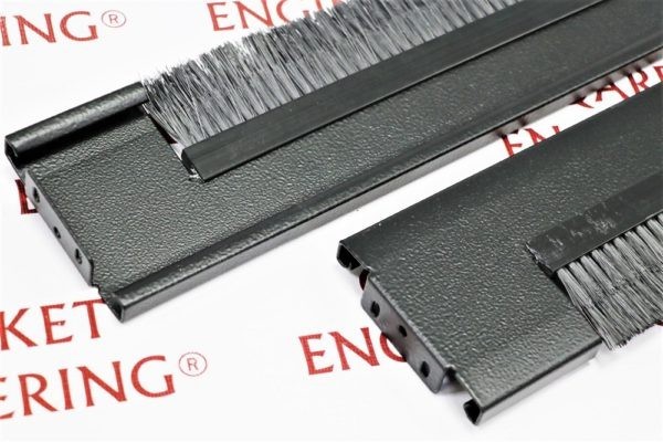 TS8100.605 RITTAL FLEX-BLOCK TRIM PANEL WITH BRUSH STRIP H 100MM FOR WD 600MM (6)
