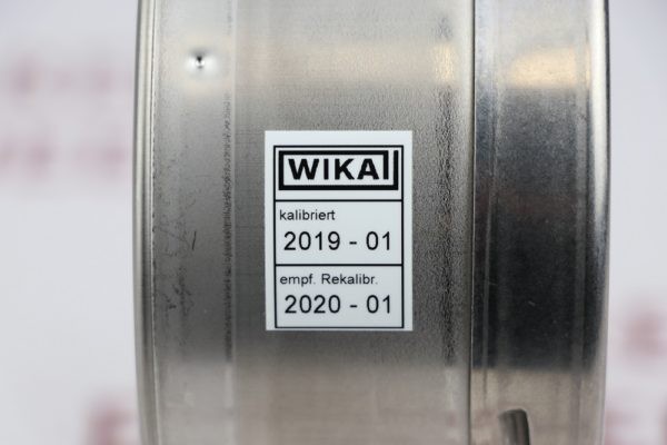Манометр WIKA 232.30.100 10 с трубкой Бурдона (2)