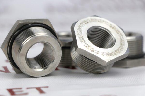 Взрывозащищенный переходник из никелированной латуни Explosion-proof brass nickel plated reducer PEPPERS AR 34NPT (M) X M20 (F)